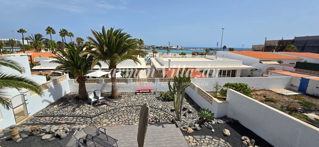 3 soverom Villa til salgs i Caleta de Fuste med garasje - € 680 000 (Ref: 9241162)