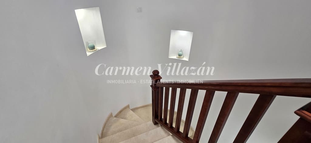 4 slaapkamer Huis te koop in Antigua met garage - € 289.000 (Ref: 9279745)