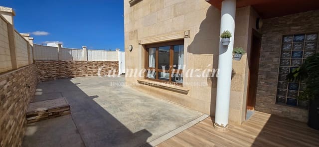 4 soveværelse Byhus til salg i Antigua med garage - € 289.000 (Ref: 9279745)