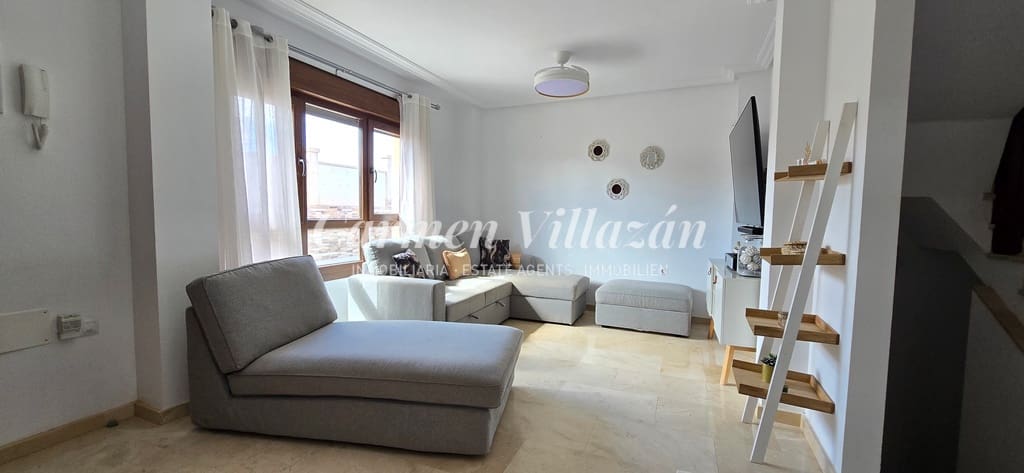 4 slaapkamer Huis te koop in Antigua met garage - € 289.000 (Ref: 9279745)