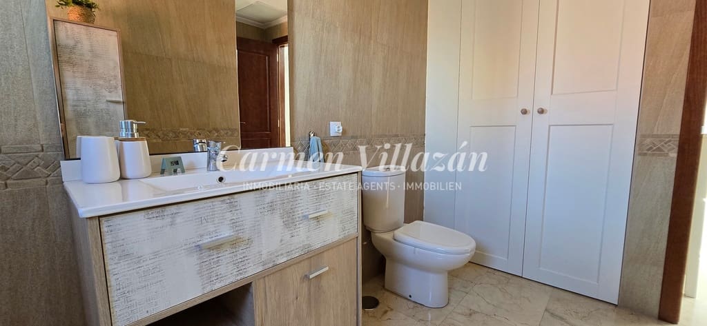 4 slaapkamer Huis te koop in Antigua met garage - € 289.000 (Ref: 9279745)