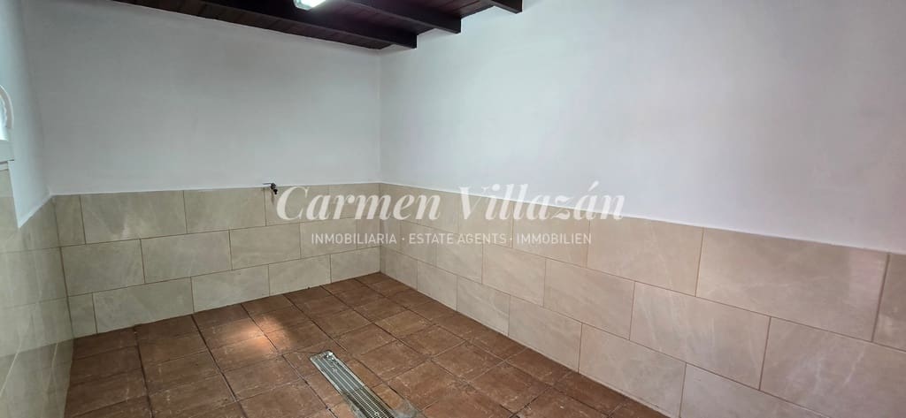 4 slaapkamer Huis te koop in Antigua met garage - € 289.000 (Ref: 9279745)