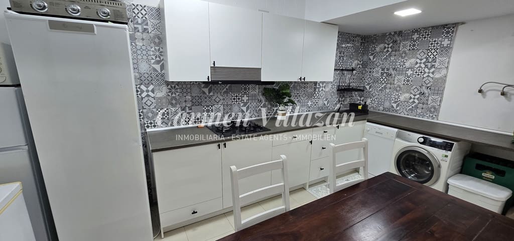 4 slaapkamer Huis te koop in Antigua met garage - € 289.000 (Ref: 9279745)