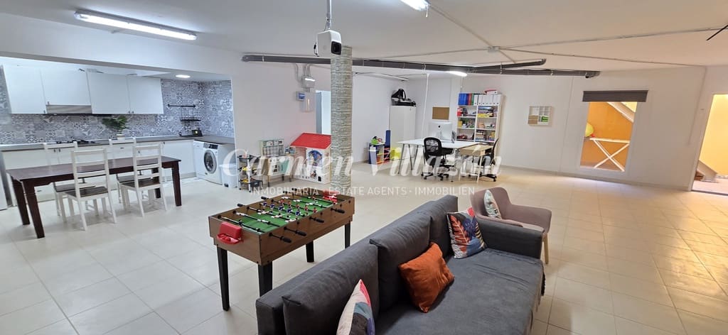 4 slaapkamer Huis te koop in Antigua met garage - € 289.000 (Ref: 9279745)