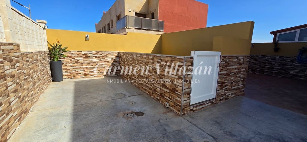 4 slaapkamer Huis te koop in Antigua met garage - € 289.000 (Ref: 9279745)