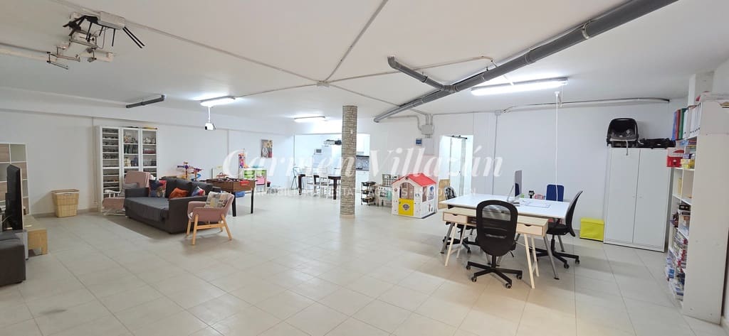 4 slaapkamer Huis te koop in Antigua met garage - € 289.000 (Ref: 9279745)