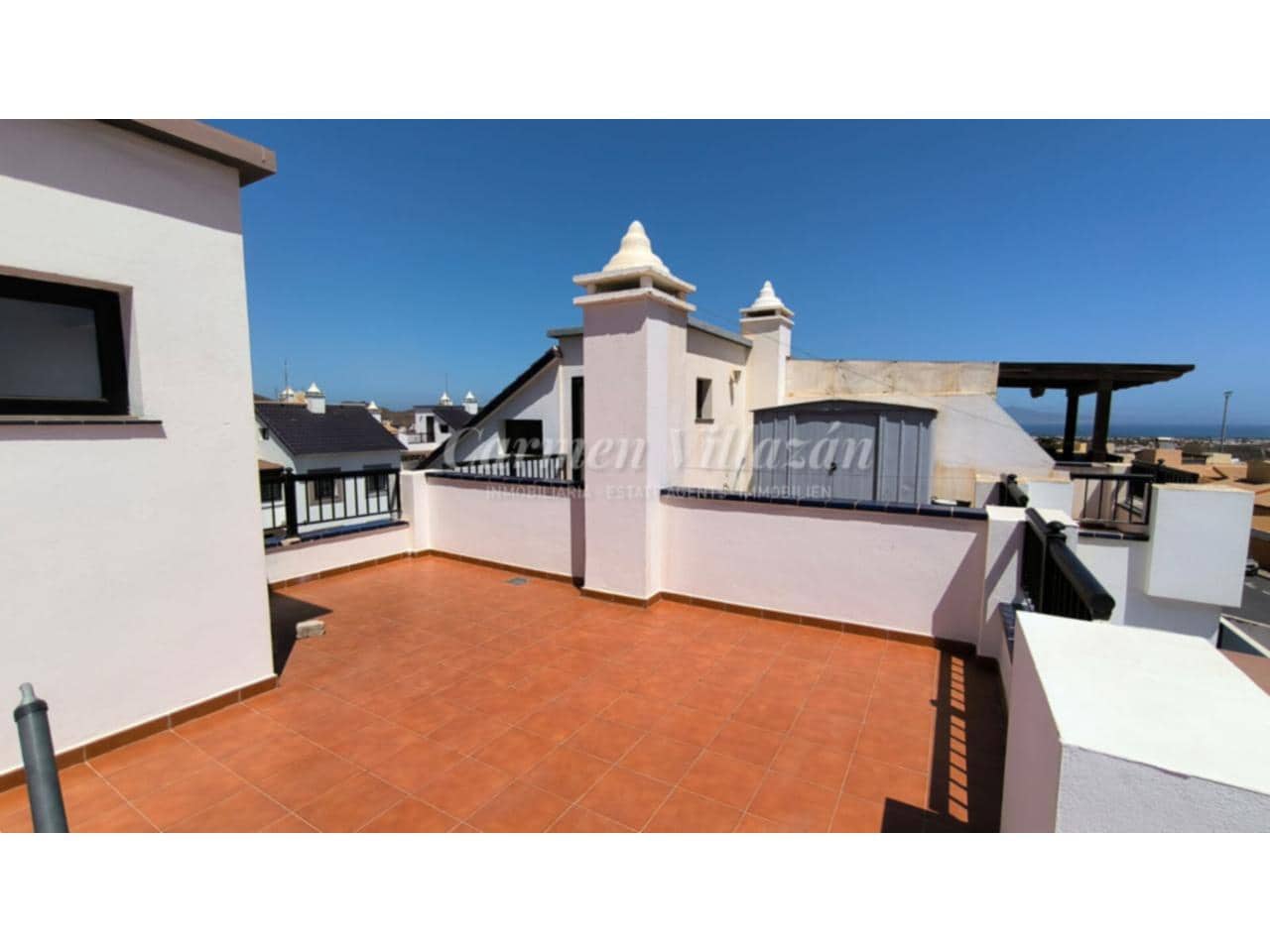 4 bedroom Townhouse for sale in Corralejo with pool - € 365,000 (Ref: 9325233)