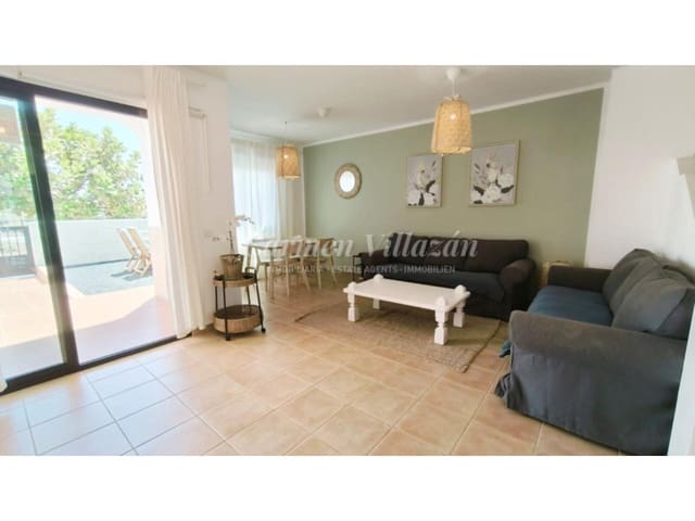 4 soveværelse Byhus til salg i Corralejo, La Oliva med swimmingpool - € 365.000 (Ref: 9325233)