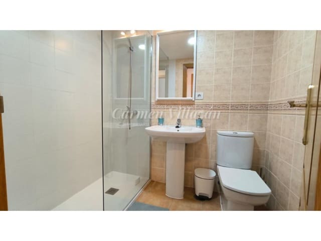 4 soveværelse Byhus til salg i Corralejo, La Oliva med swimmingpool - € 365.000 (Ref: 9325233)