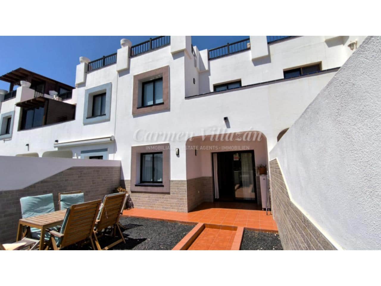 4 bedroom Townhouse for sale in Corralejo with pool - € 365,000 (Ref: 9325233)