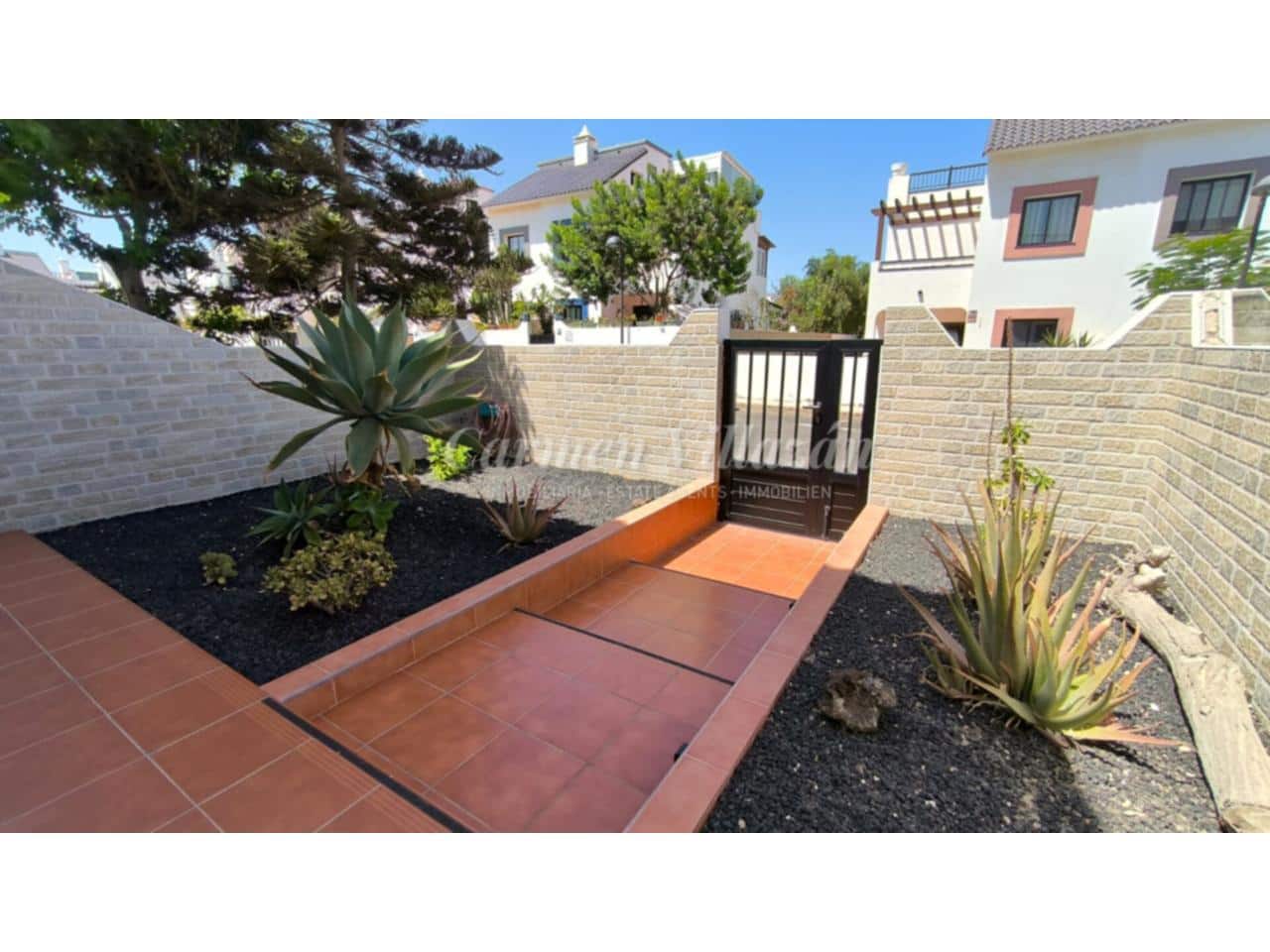 4 bedroom Townhouse for sale in Corralejo with pool - € 365,000 (Ref: 9325233)