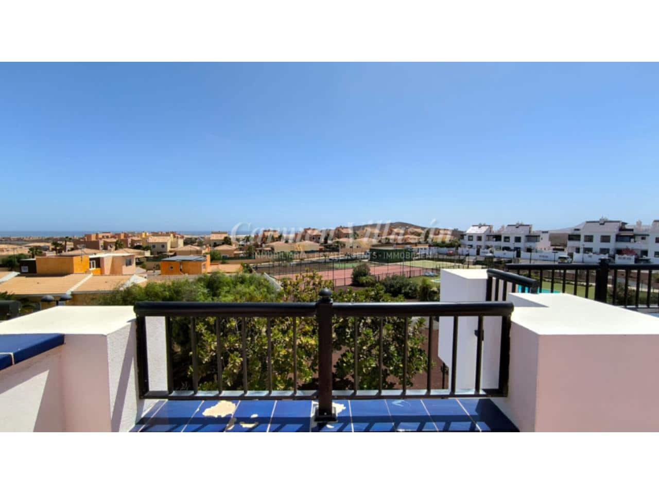 4 bedroom Townhouse for sale in Corralejo with pool - € 365,000 (Ref: 9325233)