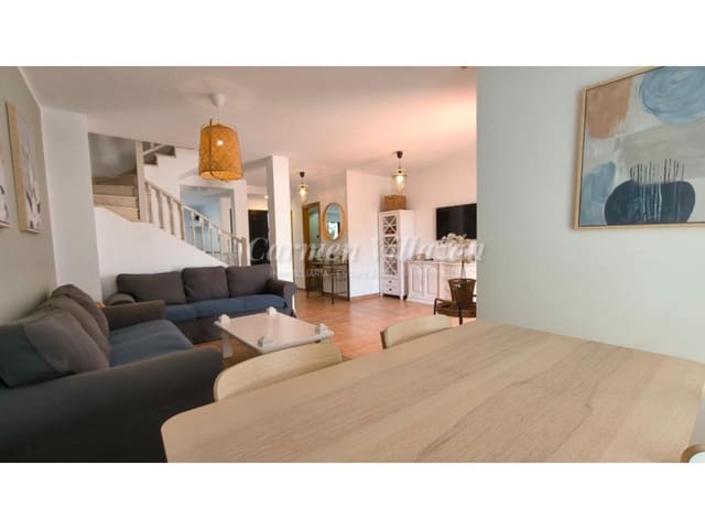 4 soveværelse Byhus til salg i Corralejo, La Oliva med swimmingpool - € 365.000 (Ref: 9325233)