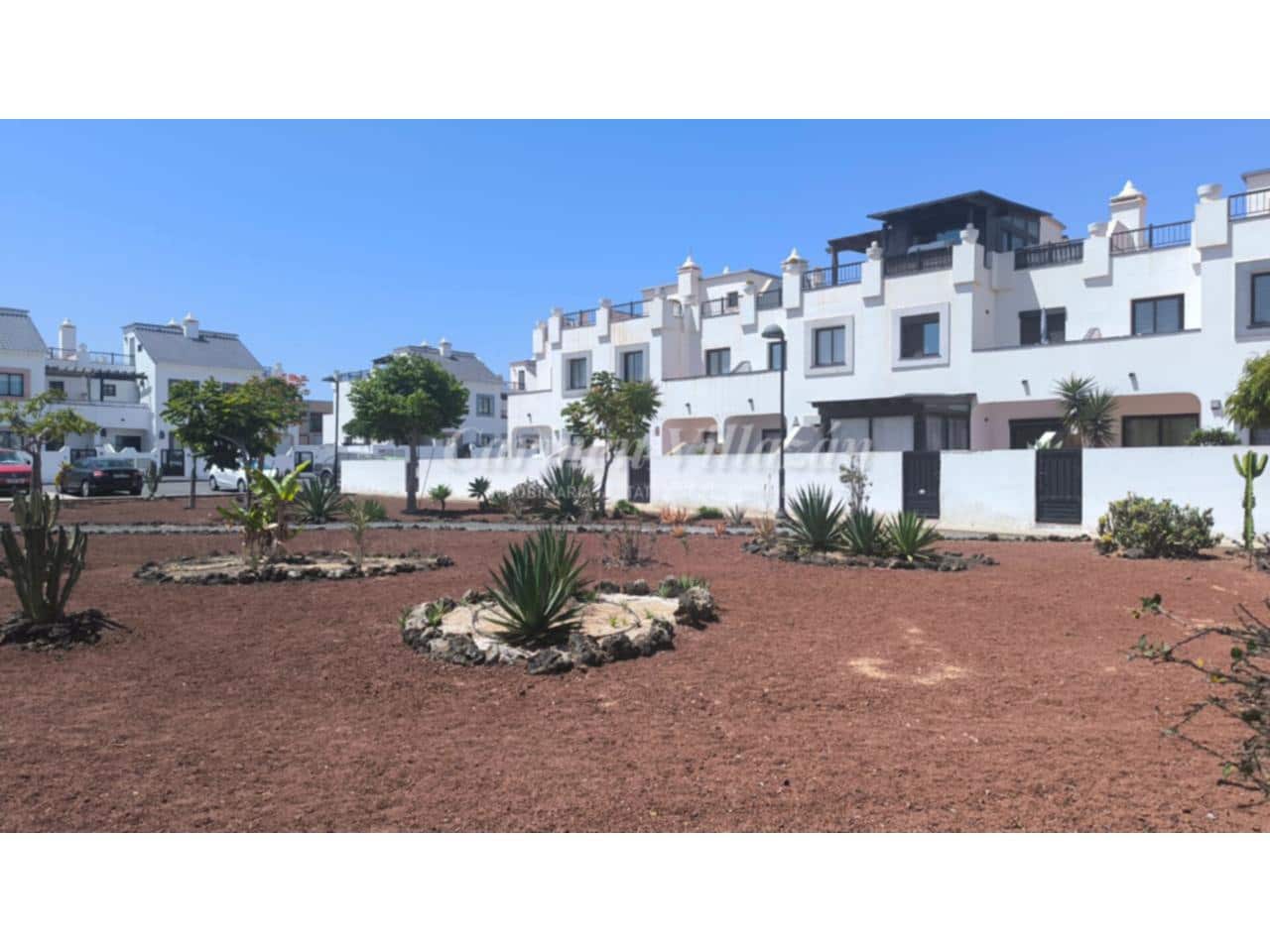 4 bedroom Townhouse for sale in Corralejo with pool - € 365,000 (Ref: 9325233)