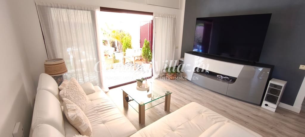 3 sypialnia Willa na sprzedaż w Corralejo z basenem - 355 000 € (Ref: 9338576)