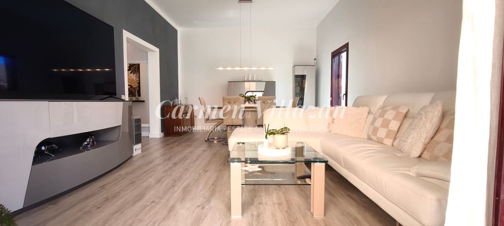 3 sypialnia Willa na sprzedaż w Corralejo z basenem - 355 000 € (Ref: 9338576)