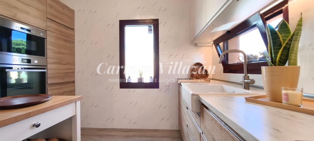 3 sypialnia Willa na sprzedaż w Corralejo z basenem - 355 000 € (Ref: 9338576)