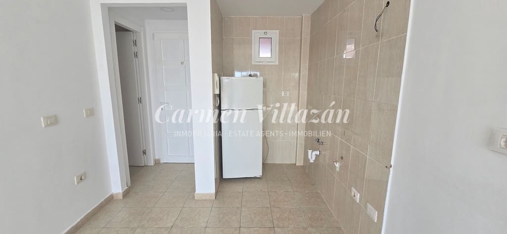 2 soveværelse Lejlighed til salg i Caleta de Fuste med swimmingpool - € 175.000 (Ref: 9343591)