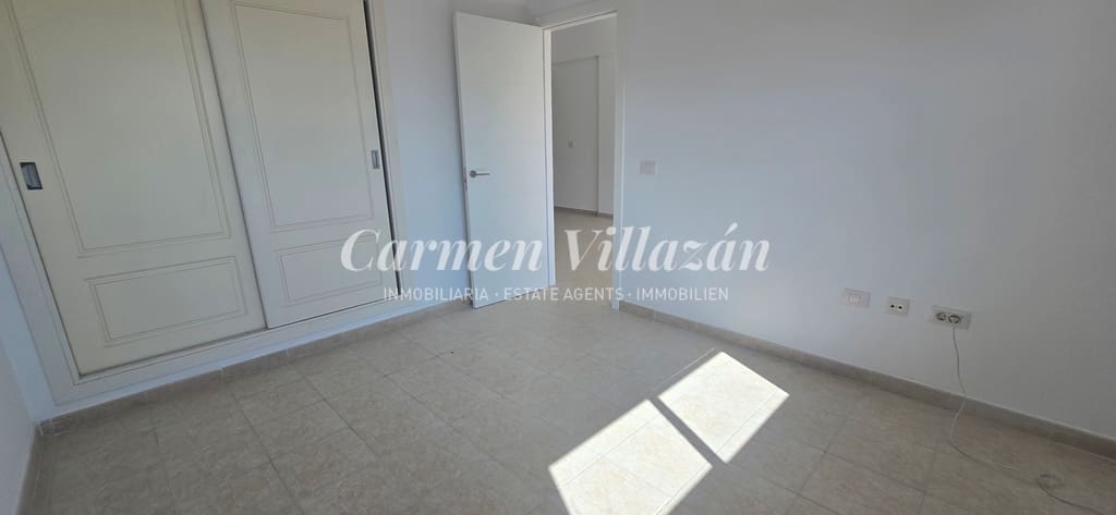 2 soveværelse Lejlighed til salg i Caleta de Fuste med swimmingpool - € 175.000 (Ref: 9343591)