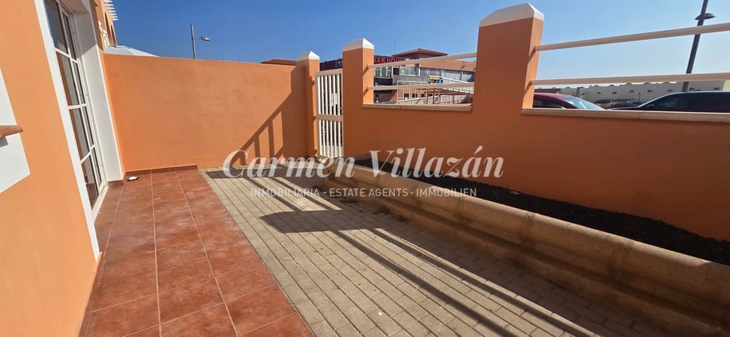 2 soveværelse Lejlighed til salg i Caleta de Fuste med swimmingpool - € 175.000 (Ref: 9343591)