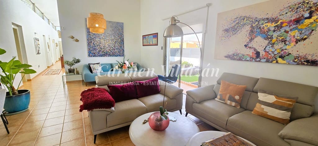 4 quarto Moradia para venda em Caleta de Fuste com piscina - 660 000 € (Ref: 9349996)