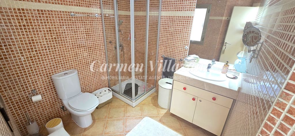 4 quarto Moradia para venda em Caleta de Fuste com piscina - 660 000 € (Ref: 9349996)