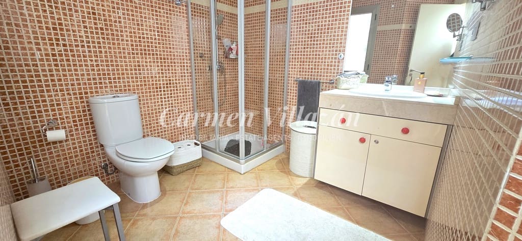 4 quarto Moradia para venda em Caleta de Fuste com piscina - 660 000 € (Ref: 9349996)