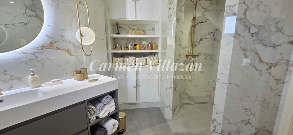4 quarto Moradia para venda em Caleta de Fuste com piscina - 660 000 € (Ref: 9349996)