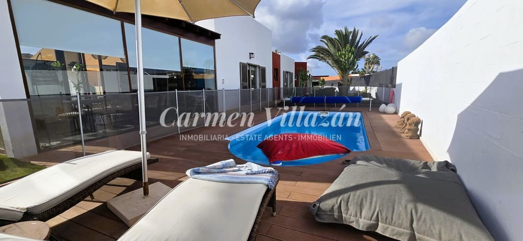 4 quarto Moradia para venda em Caleta de Fuste com piscina - 660 000 € (Ref: 9349996)