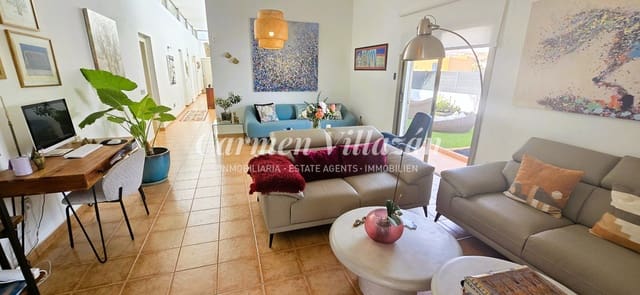 4 quarto Moradia para venda em Caleta de Fuste, Antigua com piscina - 660 000 € (Ref: 9349996)