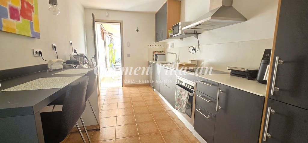 4 quarto Moradia para venda em Caleta de Fuste com piscina - 660 000 € (Ref: 9349996)