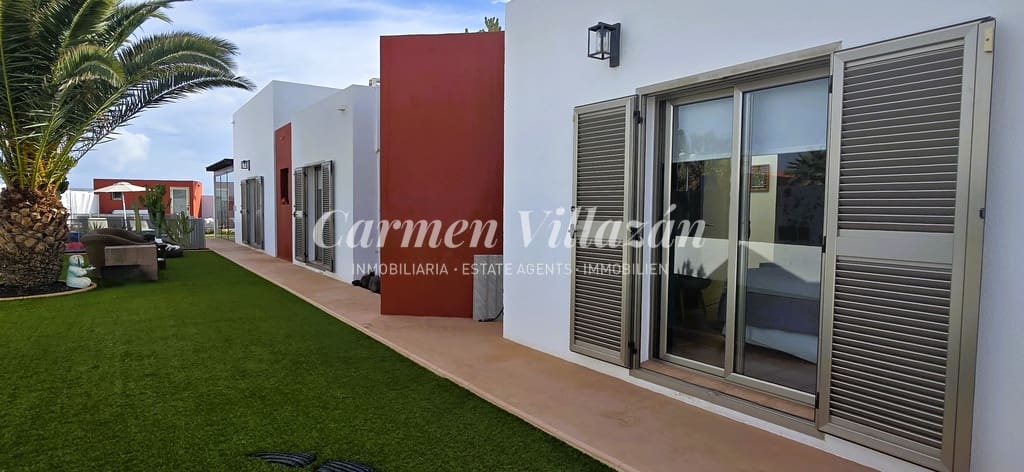 4 quarto Moradia para venda em Caleta de Fuste com piscina - 660 000 € (Ref: 9349996)