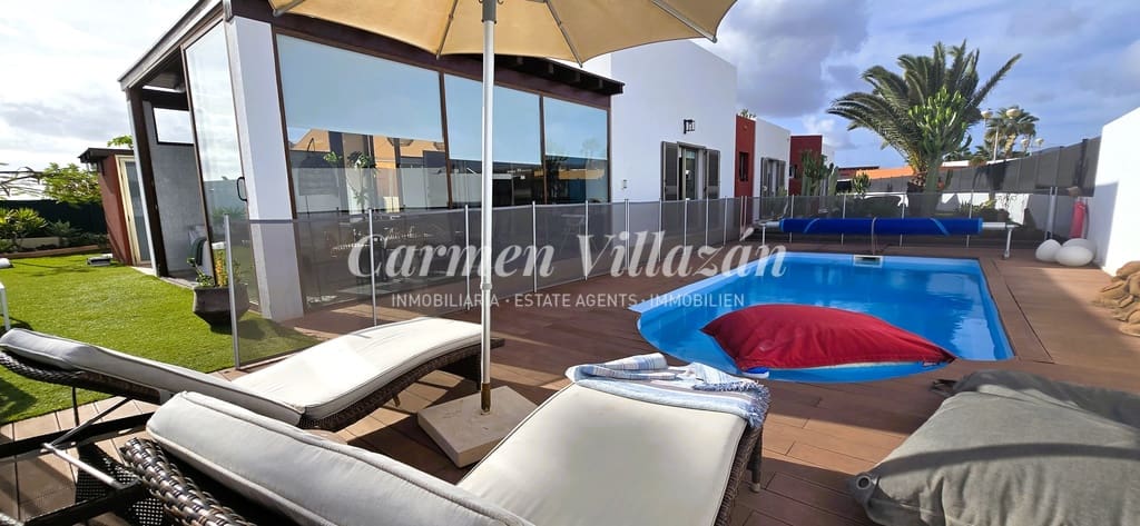 4 quarto Moradia para venda em Caleta de Fuste com piscina - 660 000 € (Ref: 9349996)