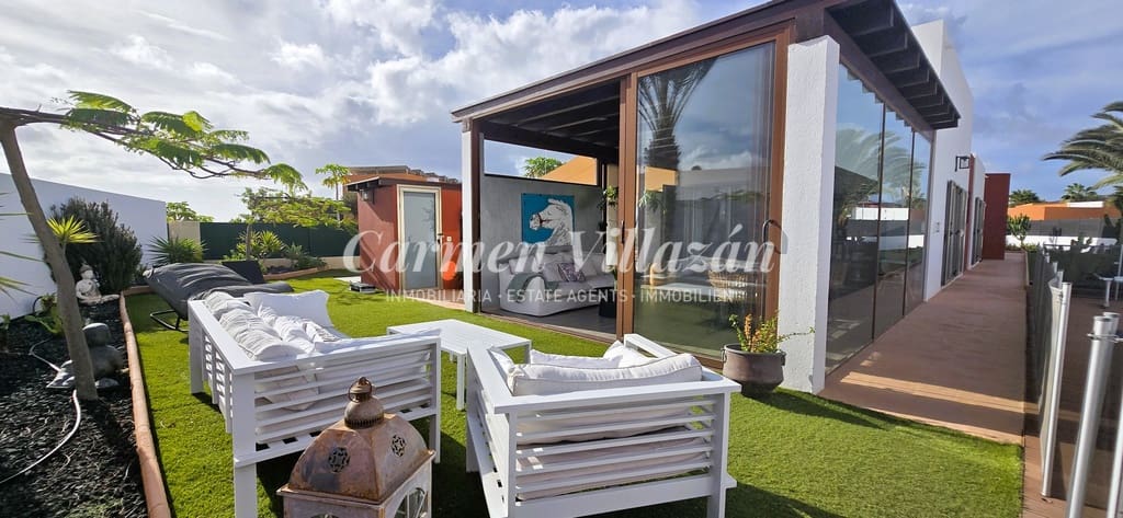 4 quarto Moradia para venda em Caleta de Fuste com piscina - 660 000 € (Ref: 9349996)