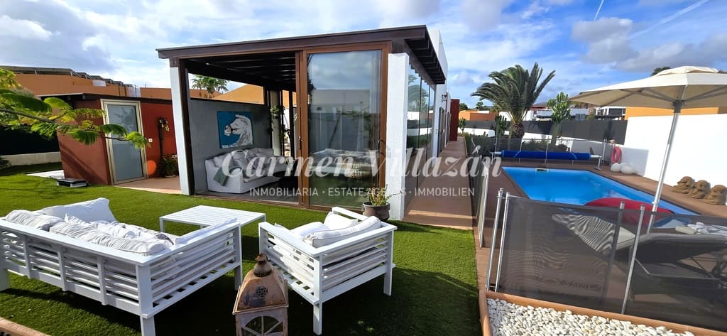 4 quarto Moradia para venda em Caleta de Fuste com piscina - 660 000 € (Ref: 9349996)