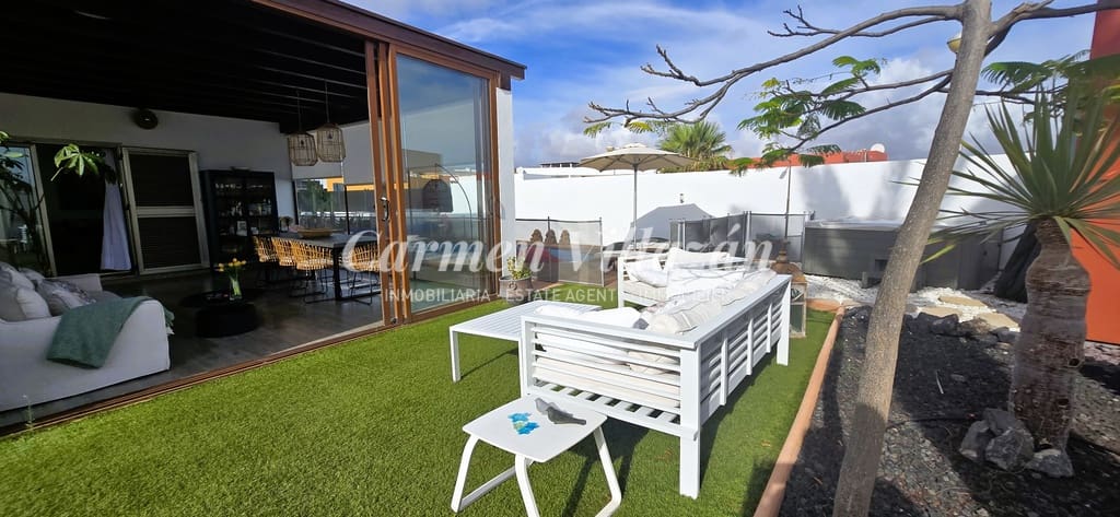 4 quarto Moradia para venda em Caleta de Fuste com piscina - 660 000 € (Ref: 9349996)
