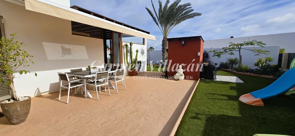 4 quarto Moradia para venda em Caleta de Fuste com piscina - 660 000 € (Ref: 9349996)