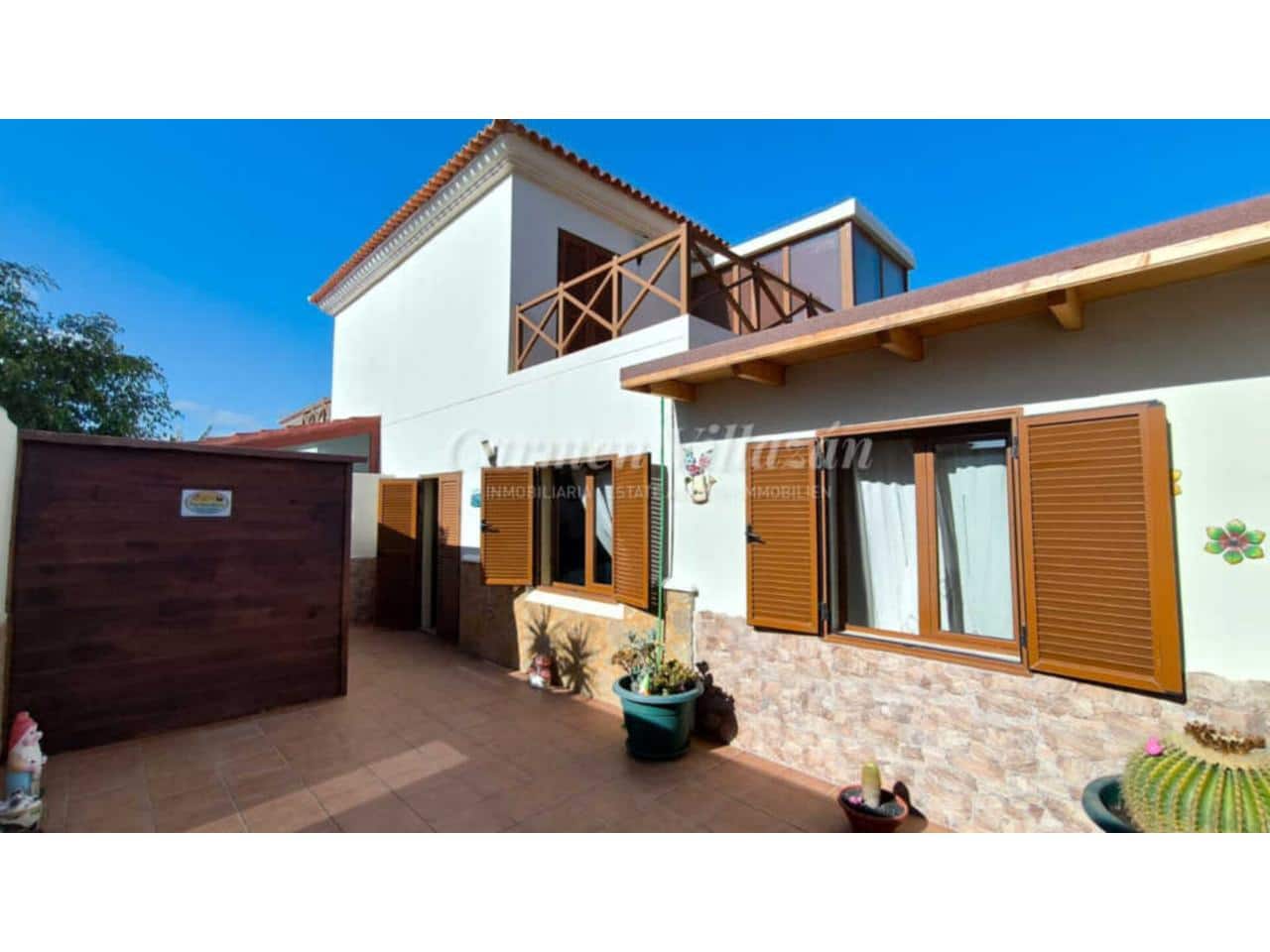 3 slaapkamer Huis te koop in La Oliva met zwembad - € 270.000 (Ref: 9409877)