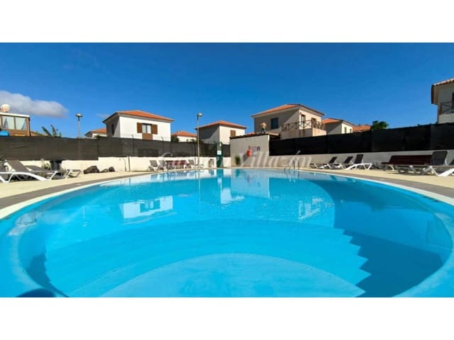 3 soveværelse Byhus til salg i La Oliva med swimmingpool - € 270.000 (Ref: 9409877)