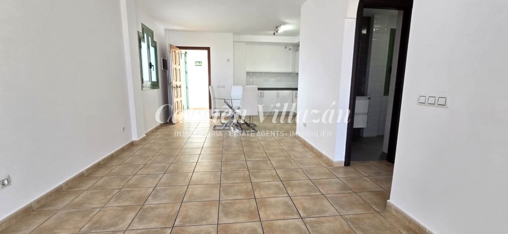 1 slaapkamer Appartement te koop in Caleta de Fuste met zwembad - € 165.000 (Ref: 9444971)