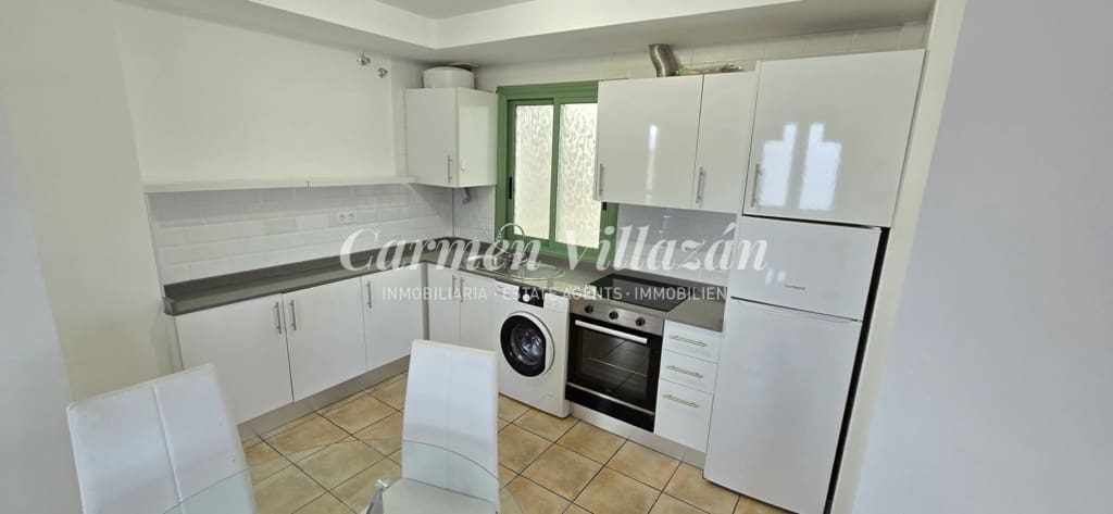 1 slaapkamer Appartement te koop in Caleta de Fuste met zwembad - € 165.000 (Ref: 9444971)