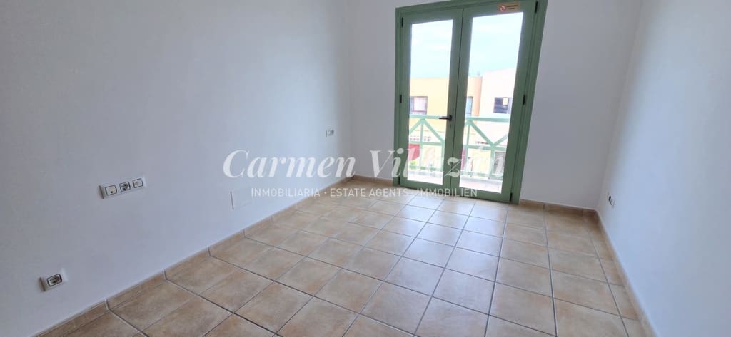 1 slaapkamer Appartement te koop in Caleta de Fuste met zwembad - € 165.000 (Ref: 9444971)