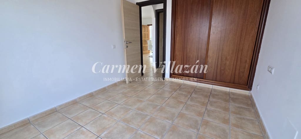 1 slaapkamer Appartement te koop in Caleta de Fuste met zwembad - € 165.000 (Ref: 9444971)