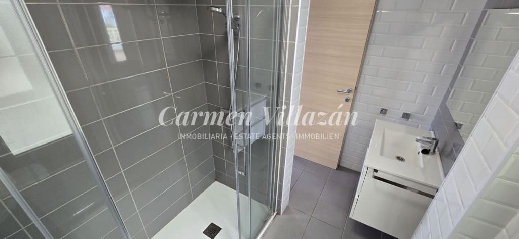 1 slaapkamer Appartement te koop in Caleta de Fuste met zwembad - € 165.000 (Ref: 9444971)