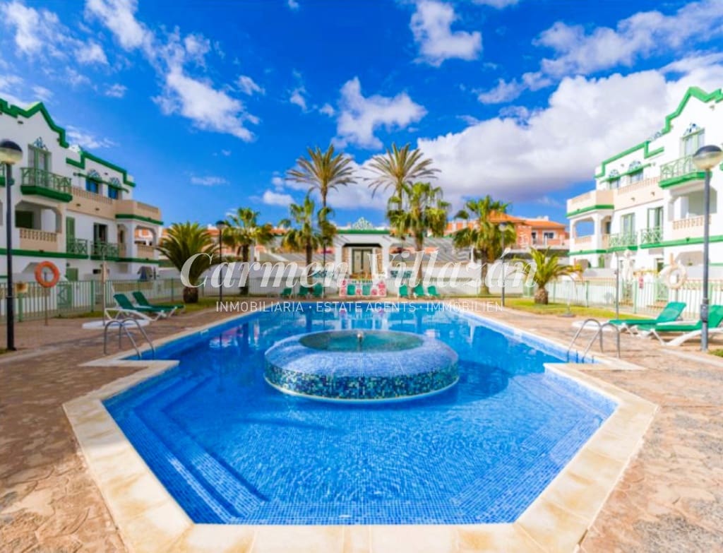 1 slaapkamer Appartement te koop in Caleta de Fuste met zwembad - € 165.000 (Ref: 9444971)