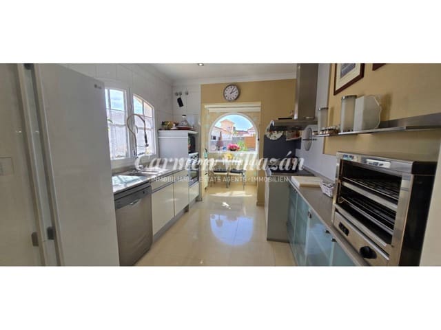 4 Zimmer Villa zu verkaufen in Caleta de Fuste, Antigua mit Pool - 1.000.000 € (Ref: 9472274)