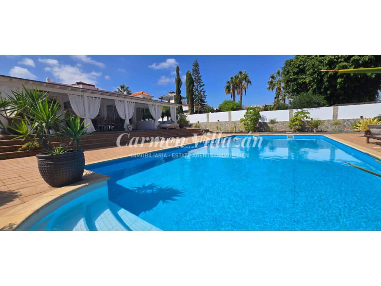 4 Zimmer Villa zu verkaufen in Caleta de Fuste mit Pool - 1.000.000 € (Ref: 9472274)