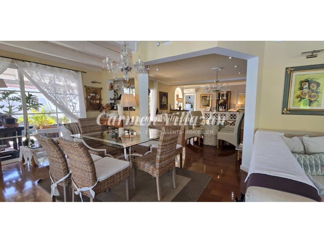 4 Zimmer Villa zu verkaufen in Caleta de Fuste mit Pool - 1.000.000 € (Ref: 9472274)