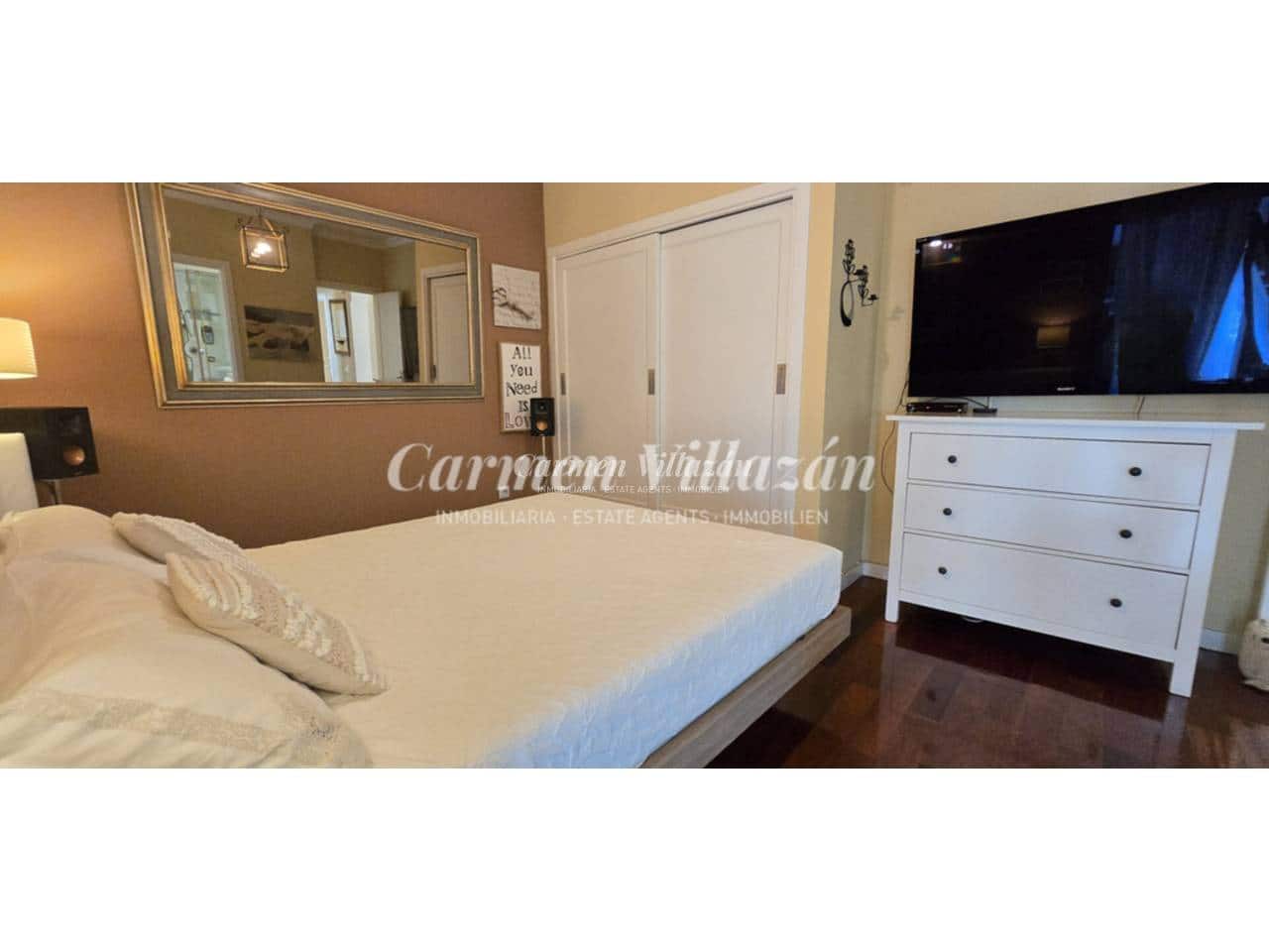 4 Zimmer Villa zu verkaufen in Caleta de Fuste mit Pool - 1.000.000 € (Ref: 9472274)