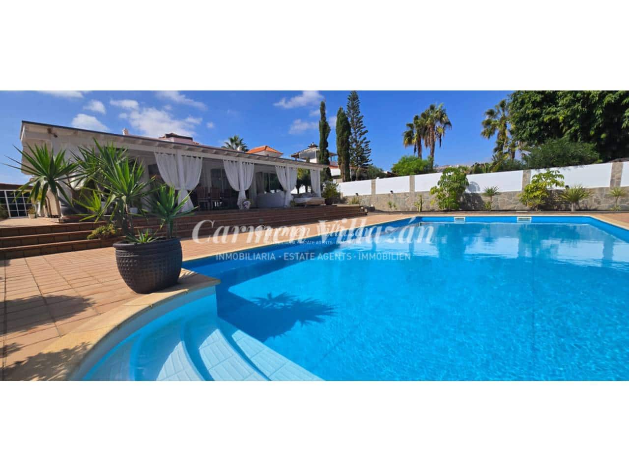 4 Zimmer Villa zu verkaufen in Caleta de Fuste mit Pool - 1.000.000 € (Ref: 9472274)